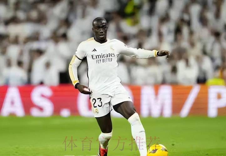 皇马希望明夏4000万签戴维斯 最高不超过5000万 皇马希望明夏4000万签戴维斯 最高不超过5000万